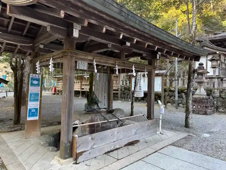 丹生川上神社(中社)の手水舎