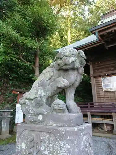 素鵞神社の狛犬