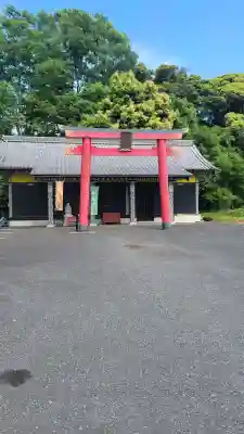 大杉神社 境内社 勝馬神社の{uncategorized: "未分類", other: "その他", undefined: "問題あり", building: "その他建物", grave: "お墓", sacred_gate: "鳥居", guardian: "狛犬", statue: "像", buddha: "仏像", history: "歴史", nature: "自然", garden: "庭園", animal: "動物", pagoda: "塔", temizu: "手水舎", mountain_gate: "山門・神門", sanctuary: "本殿・本堂", subordinate: "末社・摂社", art: "芸術", scenery: "景色", jizo: "地蔵", ema: "絵馬", goshuin: "御朱印", omikuji: "おみくじ", items: "授与品その他", amulet: "お守り", goshuincho: "御朱印帳", eats: "食事", festival: "お祭り", votive_dance: "神楽", shichigosan: "七五三参", wedding: "結婚式", experience: "体験その他", initially: "初詣", around: "周辺", anti_infection: "感染症対策"}