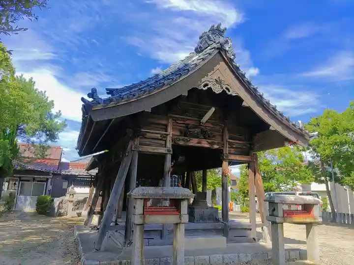 白山社の本殿・本堂