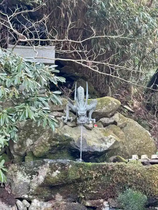 英彦山神宮の{uncategorized: "未分類", other: "その他", undefined: "問題あり", building: "その他建物", grave: "お墓", sacred_gate: "鳥居", guardian: "狛犬", statue: "像", buddha: "仏像", history: "歴史", nature: "自然", garden: "庭園", animal: "動物", pagoda: "塔", temizu: "手水舎", mountain_gate: "山門・神門", sanctuary: "本殿・本堂", subordinate: "末社・摂社", art: "芸術", scenery: "景色", jizo: "地蔵", ema: "絵馬", goshuin: "御朱印", omikuji: "おみくじ", items: "授与品その他", amulet: "お守り", goshuincho: "御朱印帳", eats: "食事", festival: "お祭り", votive_dance: "神楽", shichigosan: "七五三参", wedding: "結婚式", experience: "体験その他", initially: "初詣", around: "周辺", anti_infection: "感染症対策"}