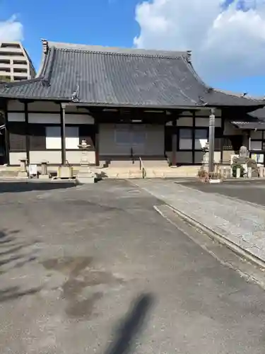 長栄寺の本殿・本堂