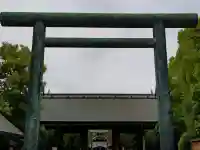 靖國神社の{uncategorized: "未分類", other: "その他", undefined: "問題あり", building: "その他建物", grave: "お墓", sacred_gate: "鳥居", guardian: "狛犬", statue: "像", buddha: "仏像", history: "歴史", nature: "自然", garden: "庭園", animal: "動物", pagoda: "塔", temizu: "手水舎", mountain_gate: "山門・神門", sanctuary: "本殿・本堂", subordinate: "末社・摂社", art: "芸術", scenery: "景色", jizo: "地蔵", ema: "絵馬", goshuin: "御朱印", omikuji: "おみくじ", items: "授与品その他", amulet: "お守り", goshuincho: "御朱印帳", eats: "食事", festival: "お祭り", votive_dance: "神楽", shichigosan: "七五三参", wedding: "結婚式", experience: "体験その他", initially: "初詣", around: "周辺", anti_infection: "感染症対策"}