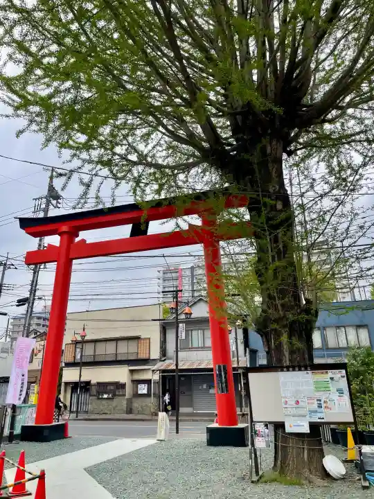 川越熊野神社の{uncategorized: "未分類", other: "その他", undefined: "問題あり", building: "その他建物", grave: "お墓", sacred_gate: "鳥居", guardian: "狛犬", statue: "像", buddha: "仏像", history: "歴史", nature: "自然", garden: "庭園", animal: "動物", pagoda: "塔", temizu: "手水舎", mountain_gate: "山門・神門", sanctuary: "本殿・本堂", subordinate: "末社・摂社", art: "芸術", scenery: "景色", jizo: "地蔵", ema: "絵馬", goshuin: "御朱印", omikuji: "おみくじ", items: "授与品その他", amulet: "お守り", goshuincho: "御朱印帳", eats: "食事", festival: "お祭り", votive_dance: "神楽", shichigosan: "七五三参", wedding: "結婚式", experience: "体験その他", initially: "初詣", around: "周辺", anti_infection: "感染症対策"}