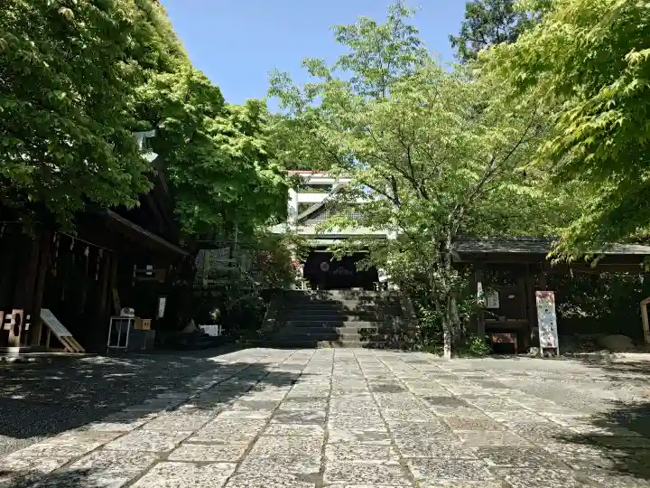 鎌倉宮の{uncategorized: "未分類", other: "その他", undefined: "問題あり", building: "その他建物", grave: "お墓", sacred_gate: "鳥居", guardian: "狛犬", statue: "像", buddha: "仏像", history: "歴史", nature: "自然", garden: "庭園", animal: "動物", pagoda: "塔", temizu: "手水舎", mountain_gate: "山門・神門", sanctuary: "本殿・本堂", subordinate: "末社・摂社", art: "芸術", scenery: "景色", jizo: "地蔵", ema: "絵馬", goshuin: "御朱印", omikuji: "おみくじ", items: "授与品その他", amulet: "お守り", goshuincho: "御朱印帳", eats: "食事", festival: "お祭り", votive_dance: "神楽", shichigosan: "七五三参", wedding: "結婚式", experience: "体験その他", initially: "初詣", around: "周辺", anti_infection: "感染症対策"}
