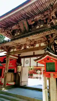 石上神宮の山門・神門