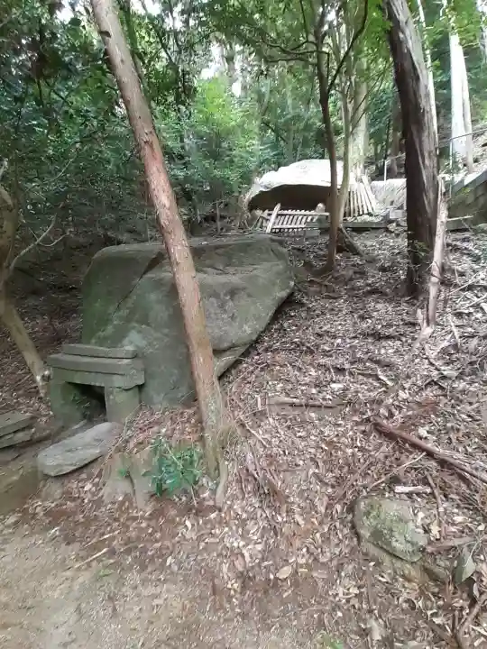 磐船大神社の{uncategorized: "未分類", other: "その他", undefined: "問題あり", building: "その他建物", grave: "お墓", sacred_gate: "鳥居", guardian: "狛犬", statue: "像", buddha: "仏像", history: "歴史", nature: "自然", garden: "庭園", animal: "動物", pagoda: "塔", temizu: "手水舎", mountain_gate: "山門・神門", sanctuary: "本殿・本堂", subordinate: "末社・摂社", art: "芸術", scenery: "景色", jizo: "地蔵", ema: "絵馬", goshuin: "御朱印", omikuji: "おみくじ", items: "授与品その他", amulet: "お守り", goshuincho: "御朱印帳", eats: "食事", festival: "お祭り", votive_dance: "神楽", shichigosan: "七五三参", wedding: "結婚式", experience: "体験その他", initially: "初詣", around: "周辺", anti_infection: "感染症対策"}