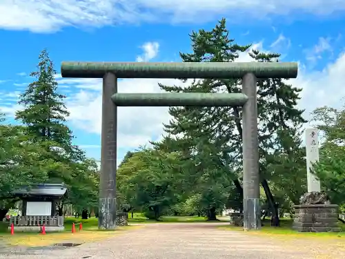 青森縣護國神社の鳥居