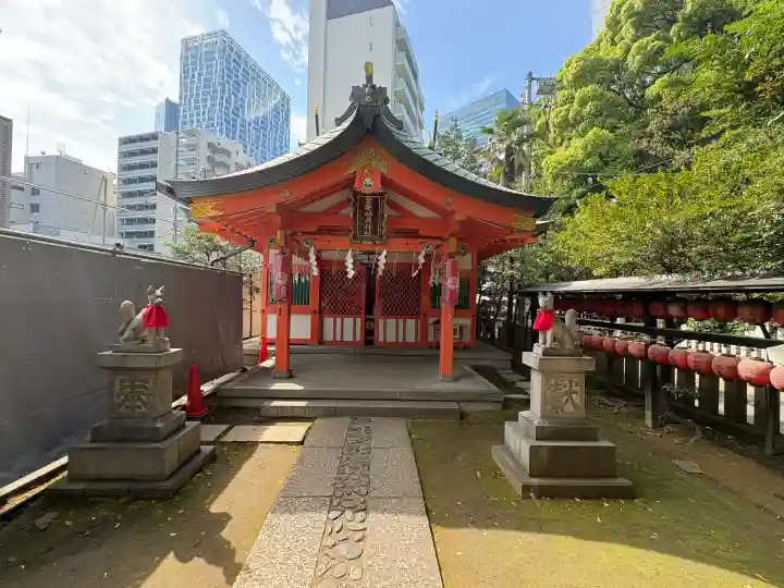 豊栄稲荷神社の{uncategorized: "未分類", other: "その他", undefined: "問題あり", building: "その他建物", grave: "お墓", sacred_gate: "鳥居", guardian: "狛犬", statue: "像", buddha: "仏像", history: "歴史", nature: "自然", garden: "庭園", animal: "動物", pagoda: "塔", temizu: "手水舎", mountain_gate: "山門・神門", sanctuary: "本殿・本堂", subordinate: "末社・摂社", art: "芸術", scenery: "景色", jizo: "地蔵", ema: "絵馬", goshuin: "御朱印", omikuji: "おみくじ", items: "授与品その他", amulet: "お守り", goshuincho: "御朱印帳", eats: "食事", festival: "お祭り", votive_dance: "神楽", shichigosan: "七五三参", wedding: "結婚式", experience: "体験その他", initially: "初詣", around: "周辺", anti_infection: "感染症対策"}