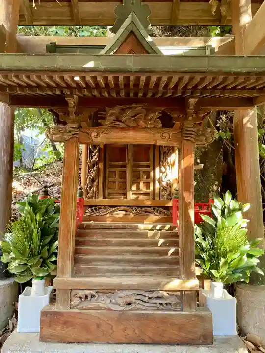 威光稲荷堂の{uncategorized: "未分類", other: "その他", undefined: "問題あり", building: "その他建物", grave: "お墓", sacred_gate: "鳥居", guardian: "狛犬", statue: "像", buddha: "仏像", history: "歴史", nature: "自然", garden: "庭園", animal: "動物", pagoda: "塔", temizu: "手水舎", mountain_gate: "山門・神門", sanctuary: "本殿・本堂", subordinate: "末社・摂社", art: "芸術", scenery: "景色", jizo: "地蔵", ema: "絵馬", goshuin: "御朱印", omikuji: "おみくじ", items: "授与品その他", amulet: "お守り", goshuincho: "御朱印帳", eats: "食事", festival: "お祭り", votive_dance: "神楽", shichigosan: "七五三参", wedding: "結婚式", experience: "体験その他", initially: "初詣", around: "周辺", anti_infection: "感染症対策"}