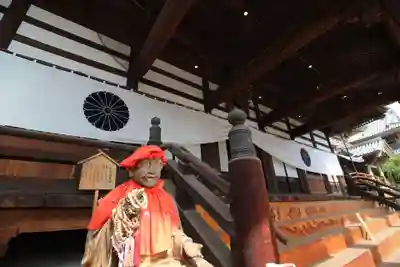 善光寺大勧進の本殿・本堂