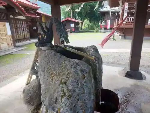 北東本宮小室浅間神社の手水舎