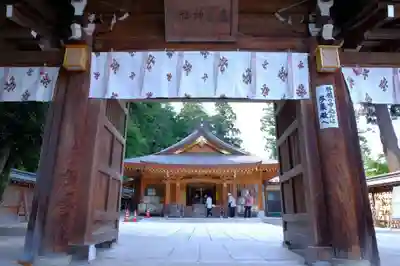 高麗神社の山門・神門