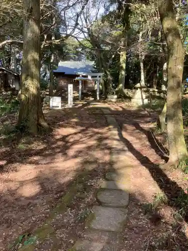 布自伎美神社の建物その他