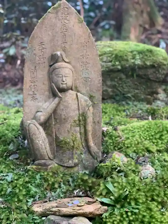 御岩神社の仏像