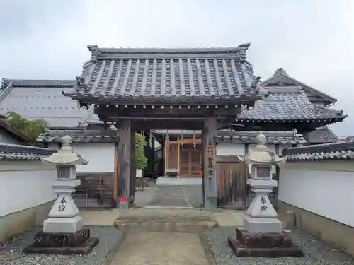 妙福寺の山門