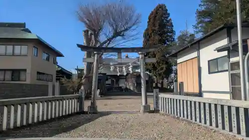 三ツ石神社の{uncategorized: "未分類", other: "その他", undefined: "問題あり", building: "その他建物", grave: "お墓", sacred_gate: "鳥居", guardian: "狛犬", statue: "像", buddha: "仏像", history: "歴史", nature: "自然", garden: "庭園", animal: "動物", pagoda: "塔", temizu: "手水舎", mountain_gate: "山門・神門", sanctuary: "本殿・本堂", subordinate: "末社・摂社", art: "芸術", scenery: "景色", jizo: "地蔵", ema: "絵馬", goshuin: "御朱印", omikuji: "おみくじ", items: "授与品その他", amulet: "お守り", goshuincho: "御朱印帳", eats: "食事", festival: "お祭り", votive_dance: "神楽", shichigosan: "七五三参", wedding: "結婚式", experience: "体験その他", initially: "初詣", around: "周辺", anti_infection: "感染症対策"}