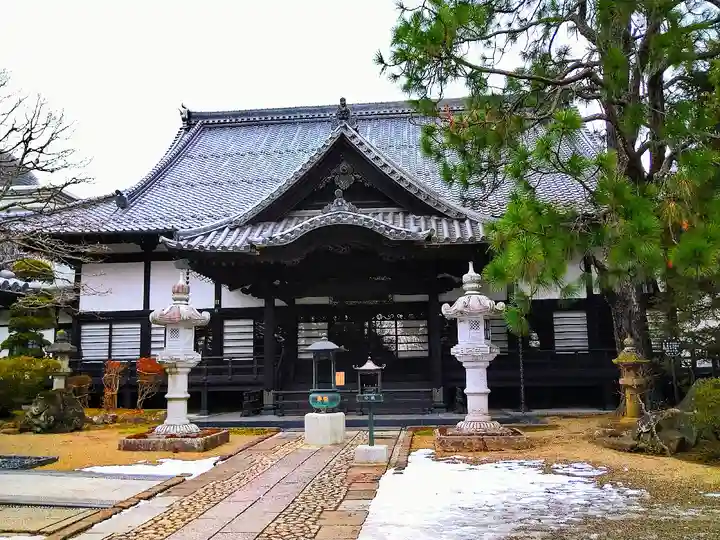 輪王寺の本殿・本堂
