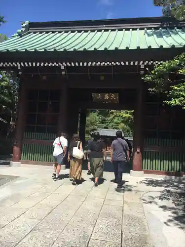 高徳院の山門・神門