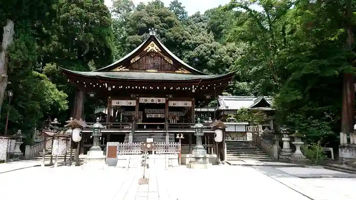 日牟禮八幡宮の本殿・本堂