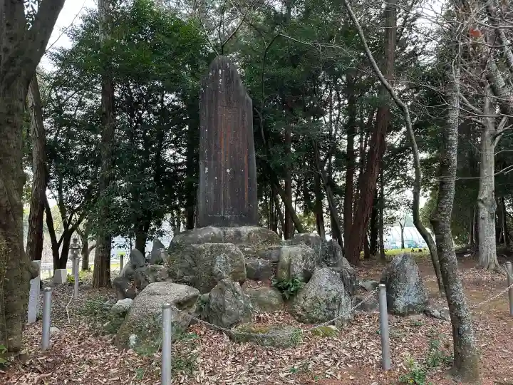 多奈閇神社の{uncategorized: "未分類", other: "その他", undefined: "問題あり", building: "その他建物", grave: "お墓", sacred_gate: "鳥居", guardian: "狛犬", statue: "像", buddha: "仏像", history: "歴史", nature: "自然", garden: "庭園", animal: "動物", pagoda: "塔", temizu: "手水舎", mountain_gate: "山門・神門", sanctuary: "本殿・本堂", subordinate: "末社・摂社", art: "芸術", scenery: "景色", jizo: "地蔵", ema: "絵馬", goshuin: "御朱印", omikuji: "おみくじ", items: "授与品その他", amulet: "お守り", goshuincho: "御朱印帳", eats: "食事", festival: "お祭り", votive_dance: "神楽", shichigosan: "七五三参", wedding: "結婚式", experience: "体験その他", initially: "初詣", around: "周辺", anti_infection: "感染症対策"}