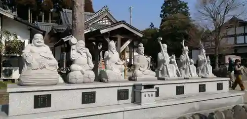 阿蘇白水龍神權現神社の像