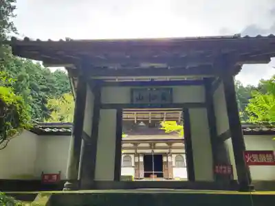 慧日寺の山門・神門