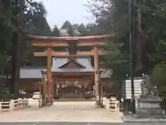 穂高神社本宮の鳥居