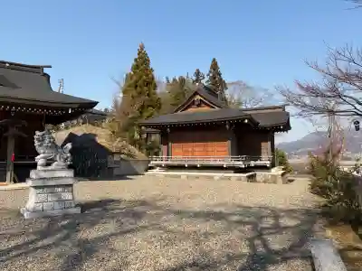 熊野三社の{uncategorized: "未分類", other: "その他", undefined: "問題あり", building: "その他建物", grave: "お墓", sacred_gate: "鳥居", guardian: "狛犬", statue: "像", buddha: "仏像", history: "歴史", nature: "自然", garden: "庭園", animal: "動物", pagoda: "塔", temizu: "手水舎", mountain_gate: "山門・神門", sanctuary: "本殿・本堂", subordinate: "末社・摂社", art: "芸術", scenery: "景色", jizo: "地蔵", ema: "絵馬", goshuin: "御朱印", omikuji: "おみくじ", items: "授与品その他", amulet: "お守り", goshuincho: "御朱印帳", eats: "食事", festival: "お祭り", votive_dance: "神楽", shichigosan: "七五三参", wedding: "結婚式", experience: "体験その他", initially: "初詣", around: "周辺", anti_infection: "感染症対策"}