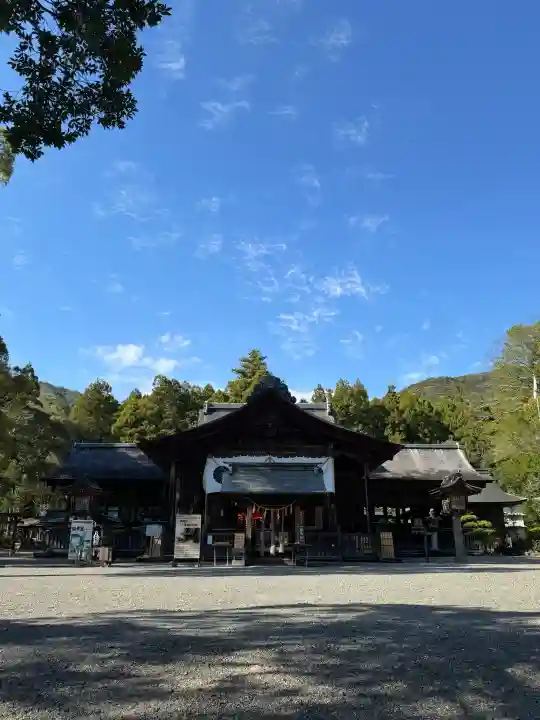土佐神社の{uncategorized: "未分類", other: "その他", undefined: "問題あり", building: "その他建物", grave: "お墓", sacred_gate: "鳥居", guardian: "狛犬", statue: "像", buddha: "仏像", history: "歴史", nature: "自然", garden: "庭園", animal: "動物", pagoda: "塔", temizu: "手水舎", mountain_gate: "山門・神門", sanctuary: "本殿・本堂", subordinate: "末社・摂社", art: "芸術", scenery: "景色", jizo: "地蔵", ema: "絵馬", goshuin: "御朱印", omikuji: "おみくじ", items: "授与品その他", amulet: "お守り", goshuincho: "御朱印帳", eats: "食事", festival: "お祭り", votive_dance: "神楽", shichigosan: "七五三参", wedding: "結婚式", experience: "体験その他", initially: "初詣", around: "周辺", anti_infection: "感染症対策"}