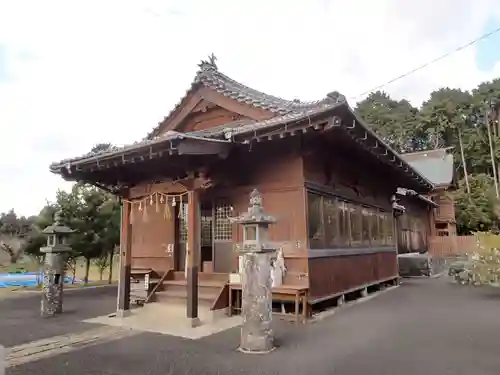 国片主神社の本殿・本堂