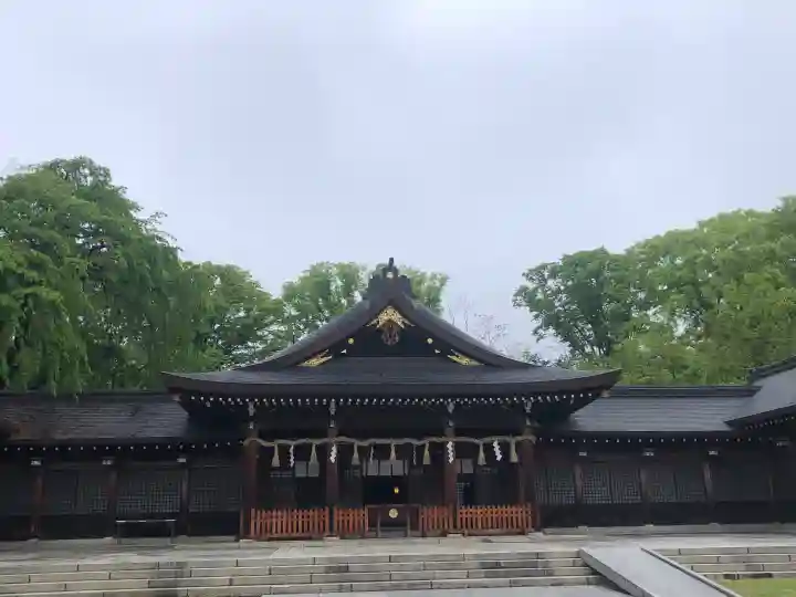 長野縣護國神社の{uncategorized: "未分類", other: "その他", undefined: "問題あり", building: "その他建物", grave: "お墓", sacred_gate: "鳥居", guardian: "狛犬", statue: "像", buddha: "仏像", history: "歴史", nature: "自然", garden: "庭園", animal: "動物", pagoda: "塔", temizu: "手水舎", mountain_gate: "山門・神門", sanctuary: "本殿・本堂", subordinate: "末社・摂社", art: "芸術", scenery: "景色", jizo: "地蔵", ema: "絵馬", goshuin: "御朱印", omikuji: "おみくじ", items: "授与品その他", amulet: "お守り", goshuincho: "御朱印帳", eats: "食事", festival: "お祭り", votive_dance: "神楽", shichigosan: "七五三参", wedding: "結婚式", experience: "体験その他", initially: "初詣", around: "周辺", anti_infection: "感染症対策"}
