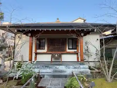 遍照寺の{uncategorized: "未分類", other: "その他", undefined: "問題あり", building: "その他建物", grave: "お墓", sacred_gate: "鳥居", guardian: "狛犬", statue: "像", buddha: "仏像", history: "歴史", nature: "自然", garden: "庭園", animal: "動物", pagoda: "塔", temizu: "手水舎", mountain_gate: "山門・神門", sanctuary: "本殿・本堂", subordinate: "末社・摂社", art: "芸術", scenery: "景色", jizo: "地蔵", ema: "絵馬", goshuin: "御朱印", omikuji: "おみくじ", items: "授与品その他", amulet: "お守り", goshuincho: "御朱印帳", eats: "食事", festival: "お祭り", votive_dance: "神楽", shichigosan: "七五三参", wedding: "結婚式", experience: "体験その他", initially: "初詣", around: "周辺", anti_infection: "感染症対策"}
