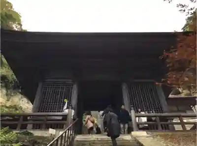 立石寺奥之院の山門・神門