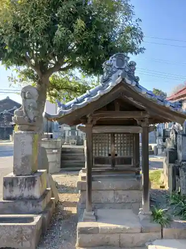 長福寺の{uncategorized: "未分類", other: "その他", undefined: "問題あり", building: "その他建物", grave: "お墓", sacred_gate: "鳥居", guardian: "狛犬", statue: "像", buddha: "仏像", history: "歴史", nature: "自然", garden: "庭園", animal: "動物", pagoda: "塔", temizu: "手水舎", mountain_gate: "山門・神門", sanctuary: "本殿・本堂", subordinate: "末社・摂社", art: "芸術", scenery: "景色", jizo: "地蔵", ema: "絵馬", goshuin: "御朱印", omikuji: "おみくじ", items: "授与品その他", amulet: "お守り", goshuincho: "御朱印帳", eats: "食事", festival: "お祭り", votive_dance: "神楽", shichigosan: "七五三参", wedding: "結婚式", experience: "体験その他", initially: "初詣", around: "周辺", anti_infection: "感染症対策"}