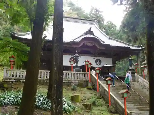 満願寺の本殿