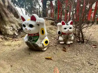 蜂田神社の{uncategorized: "未分類", other: "その他", undefined: "問題あり", building: "その他建物", grave: "お墓", sacred_gate: "鳥居", guardian: "狛犬", statue: "像", buddha: "仏像", history: "歴史", nature: "自然", garden: "庭園", animal: "動物", pagoda: "塔", temizu: "手水舎", mountain_gate: "山門・神門", sanctuary: "本殿・本堂", subordinate: "末社・摂社", art: "芸術", scenery: "景色", jizo: "地蔵", ema: "絵馬", goshuin: "御朱印", omikuji: "おみくじ", items: "授与品その他", amulet: "お守り", goshuincho: "御朱印帳", eats: "食事", festival: "お祭り", votive_dance: "神楽", shichigosan: "七五三参", wedding: "結婚式", experience: "体験その他", initially: "初詣", around: "周辺", anti_infection: "感染症対策"}