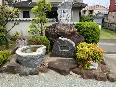 東光寺の{uncategorized: "未分類", other: "その他", undefined: "問題あり", building: "その他建物", grave: "お墓", sacred_gate: "鳥居", guardian: "狛犬", statue: "像", buddha: "仏像", history: "歴史", nature: "自然", garden: "庭園", animal: "動物", pagoda: "塔", temizu: "手水舎", mountain_gate: "山門・神門", sanctuary: "本殿・本堂", subordinate: "末社・摂社", art: "芸術", scenery: "景色", jizo: "地蔵", ema: "絵馬", goshuin: "御朱印", omikuji: "おみくじ", items: "授与品その他", amulet: "お守り", goshuincho: "御朱印帳", eats: "食事", festival: "お祭り", votive_dance: "神楽", shichigosan: "七五三参", wedding: "結婚式", experience: "体験その他", initially: "初詣", around: "周辺", anti_infection: "感染症対策"}