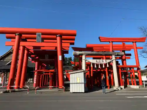 小泉稲荷神社の鳥居