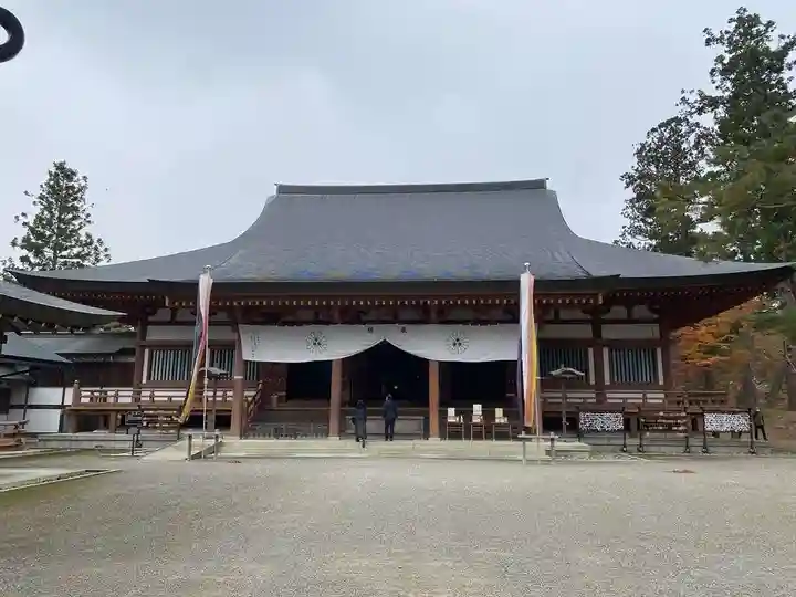 毛越寺の本殿・本堂