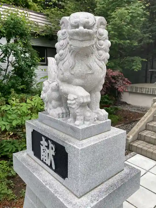 南豪神社の狛犬