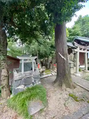 花山稲荷神社の末社・摂社