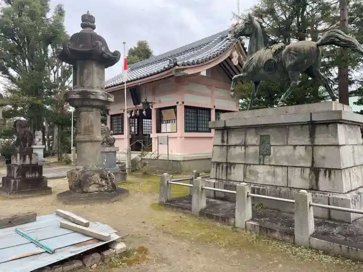 大神神社(花池)の狛犬
