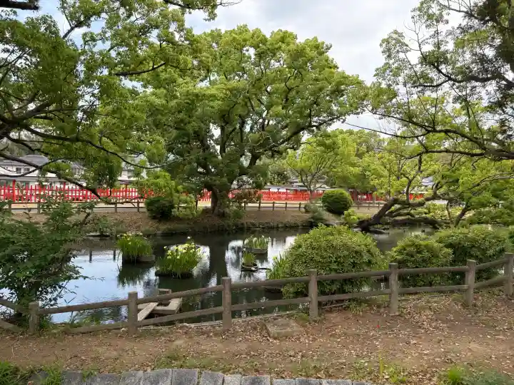 香椎宮の{uncategorized: "未分類", other: "その他", undefined: "問題あり", building: "その他建物", grave: "お墓", sacred_gate: "鳥居", guardian: "狛犬", statue: "像", buddha: "仏像", history: "歴史", nature: "自然", garden: "庭園", animal: "動物", pagoda: "塔", temizu: "手水舎", mountain_gate: "山門・神門", sanctuary: "本殿・本堂", subordinate: "末社・摂社", art: "芸術", scenery: "景色", jizo: "地蔵", ema: "絵馬", goshuin: "御朱印", omikuji: "おみくじ", items: "授与品その他", amulet: "お守り", goshuincho: "御朱印帳", eats: "食事", festival: "お祭り", votive_dance: "神楽", shichigosan: "七五三参", wedding: "結婚式", experience: "体験その他", initially: "初詣", around: "周辺", anti_infection: "感染症対策"}