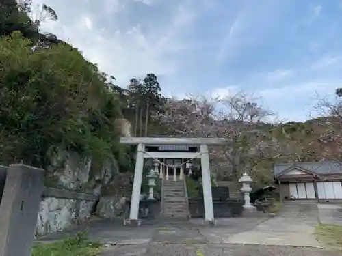 松ケ岡八幡神社の鳥居