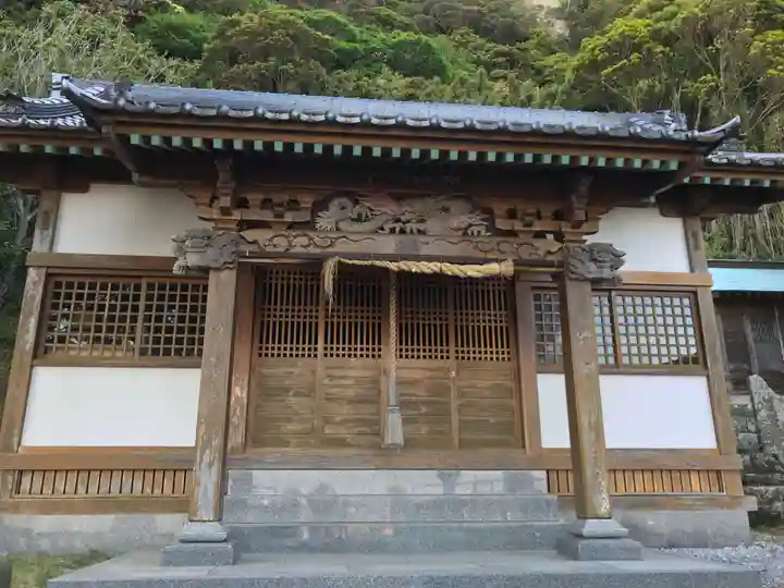 八幡神社の本殿・本堂