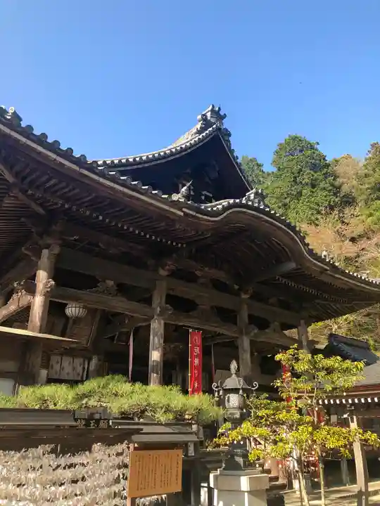 岡寺(龍蓋寺)の本殿・本堂