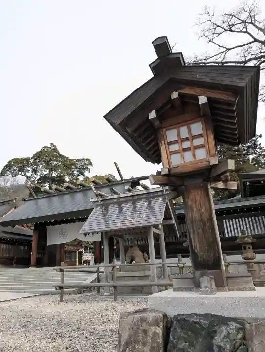 丹後一ノ宮 元伊勢 籠神社の{uncategorized: "未分類", other: "その他", undefined: "問題あり", building: "その他建物", grave: "お墓", sacred_gate: "鳥居", guardian: "狛犬", statue: "像", buddha: "仏像", history: "歴史", nature: "自然", garden: "庭園", animal: "動物", pagoda: "塔", temizu: "手水舎", mountain_gate: "山門・神門", sanctuary: "本殿・本堂", subordinate: "末社・摂社", art: "芸術", scenery: "景色", jizo: "地蔵", ema: "絵馬", goshuin: "御朱印", omikuji: "おみくじ", items: "授与品その他", amulet: "お守り", goshuincho: "御朱印帳", eats: "食事", festival: "お祭り", votive_dance: "神楽", shichigosan: "七五三参", wedding: "結婚式", experience: "体験その他", initially: "初詣", around: "周辺", anti_infection: "感染症対策"}