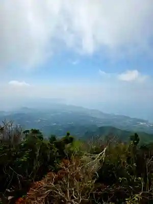 白山神社の{uncategorized: "未分類", other: "その他", undefined: "問題あり", building: "その他建物", grave: "お墓", sacred_gate: "鳥居", guardian: "狛犬", statue: "像", buddha: "仏像", history: "歴史", nature: "自然", garden: "庭園", animal: "動物", pagoda: "塔", temizu: "手水舎", mountain_gate: "山門・神門", sanctuary: "本殿・本堂", subordinate: "末社・摂社", art: "芸術", scenery: "景色", jizo: "地蔵", ema: "絵馬", goshuin: "御朱印", omikuji: "おみくじ", items: "授与品その他", amulet: "お守り", goshuincho: "御朱印帳", eats: "食事", festival: "お祭り", votive_dance: "神楽", shichigosan: "七五三参", wedding: "結婚式", experience: "体験その他", initially: "初詣", around: "周辺", anti_infection: "感染症対策"}