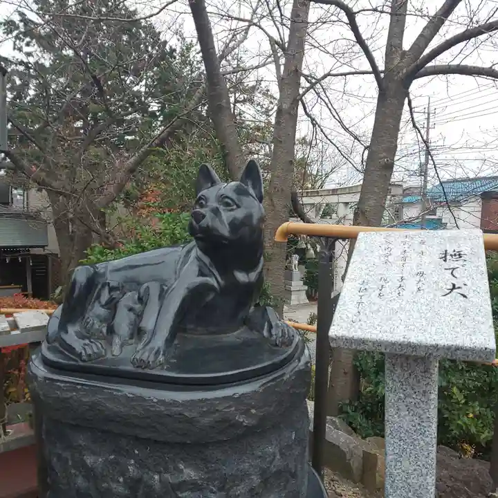 鎮守氷川神社の狛犬